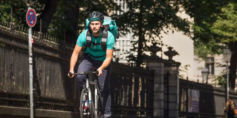 Grossi: “Sul nuovo CCNL dei rider il confronto non può fermarsi al solo lavoro autonomo”