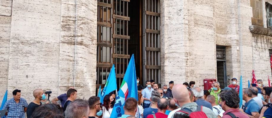 POSTE ITALIANE-la pi&ugrave; grande azienda di Stato - il 30 novembre INTERROMPE le missioni ai somministrati