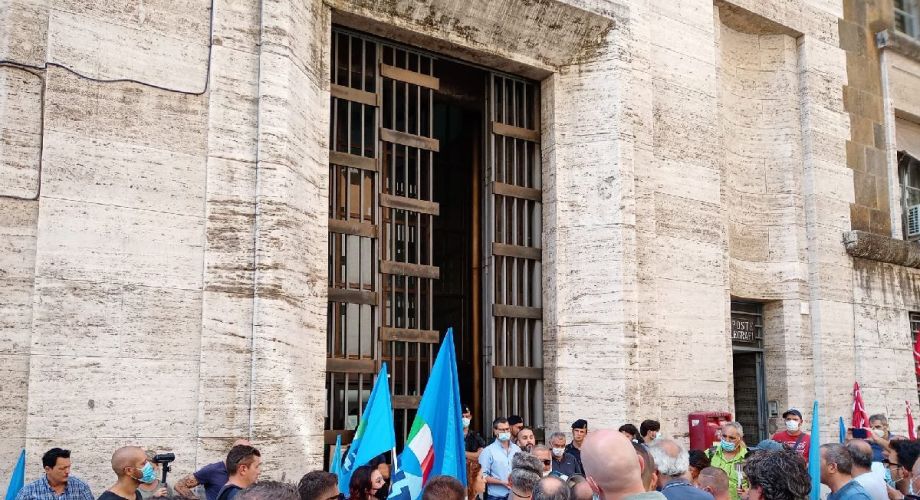 POSTE ITALIANE-la più grande azienda di Stato - il 30 novembre INTERROMPE le missioni ai somministrati